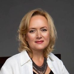 Комарова Светлана Львовна